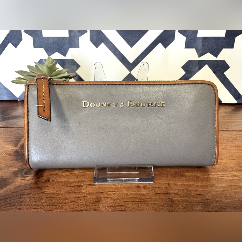 Dooney & Bourke L-Zip Wallet in Elephant Gray
